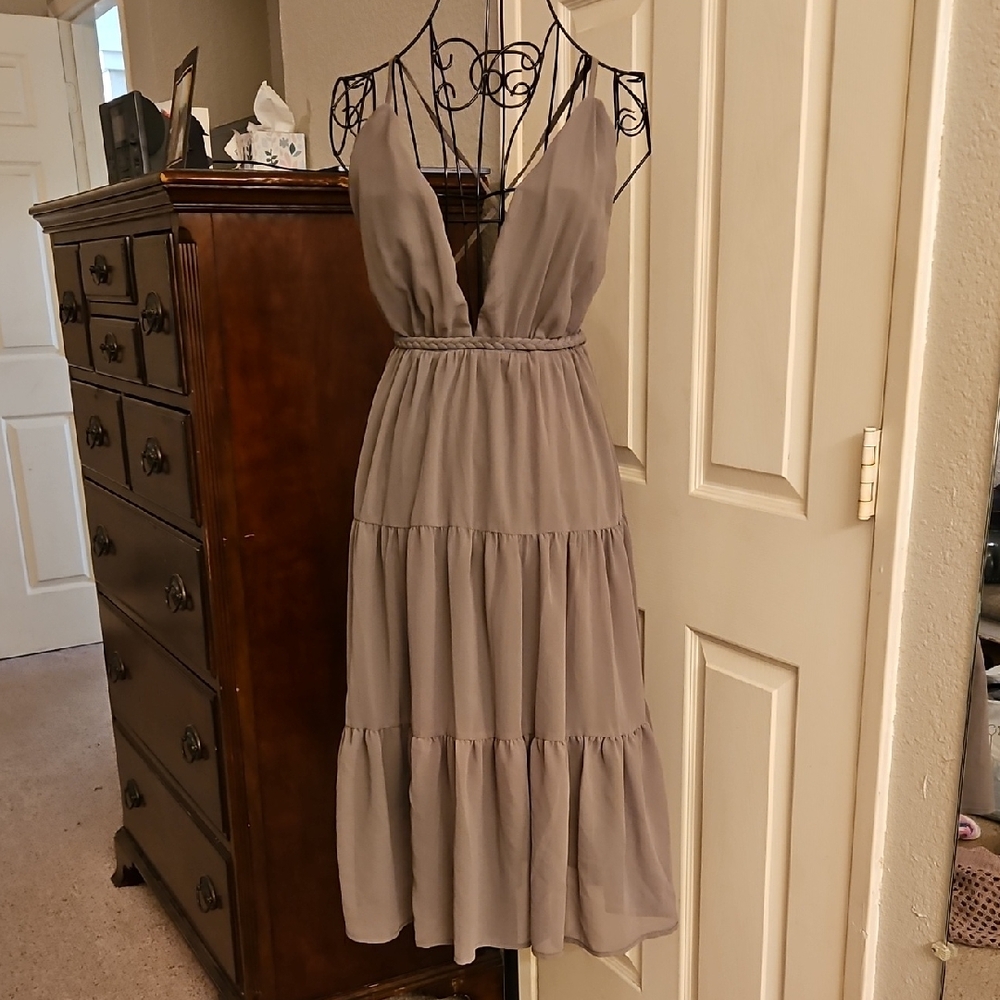 Elegant Sage Green Sleeveless Dress